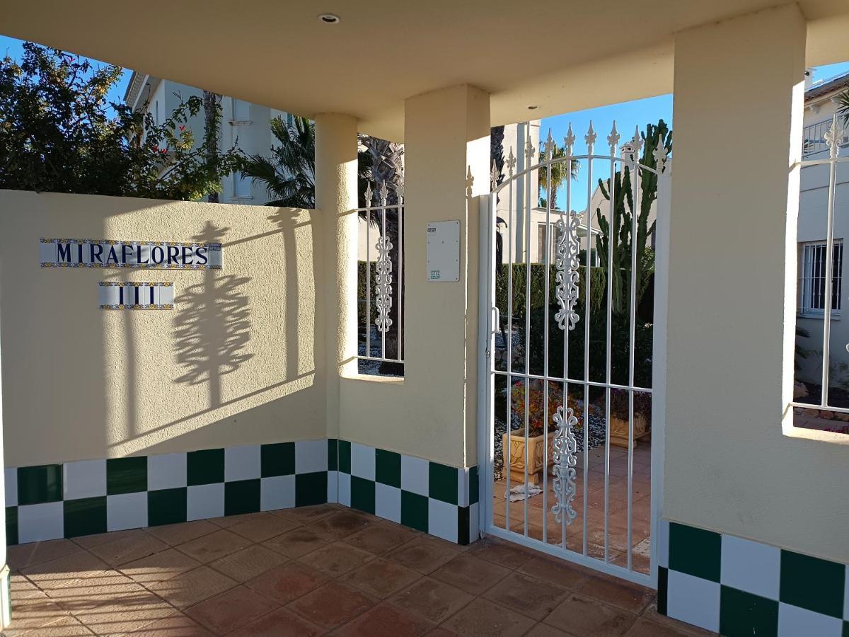 Maison Entiere Avec Piscine, Wifi, Grand Solarium Et Terrain Arbore Holiday home Orihuela