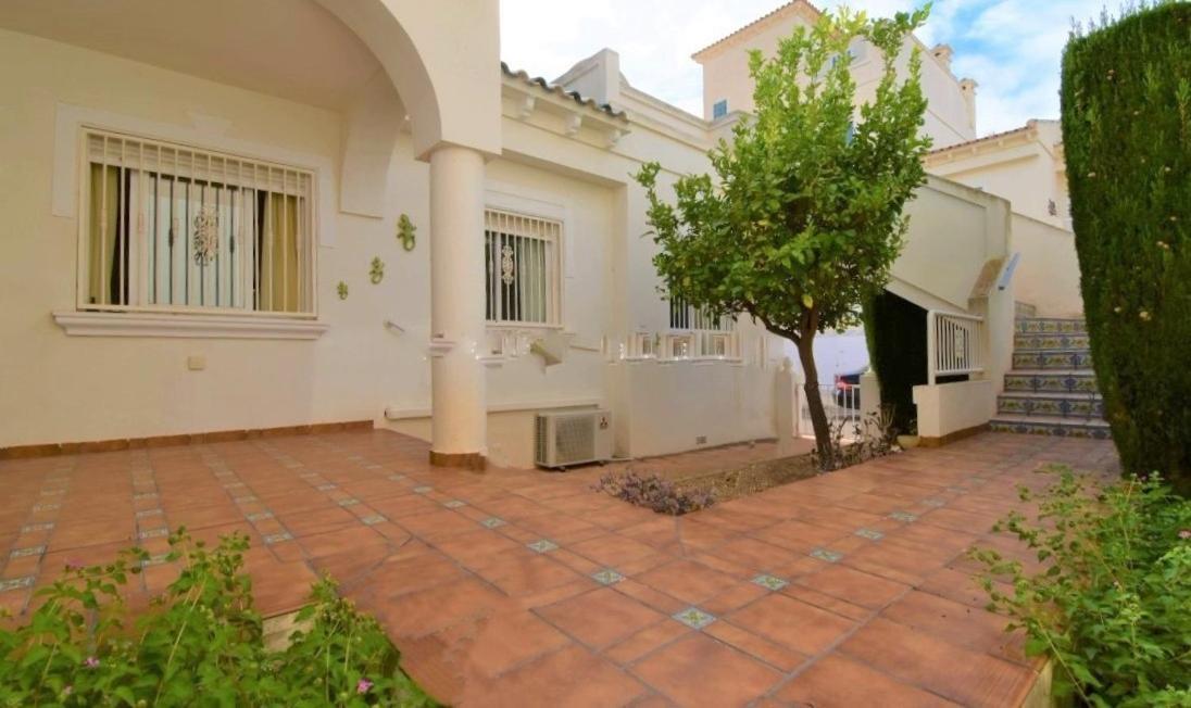 Maison Entiere Avec Piscine, Wifi, Grand Solarium Et Terrain Arbore Holiday home