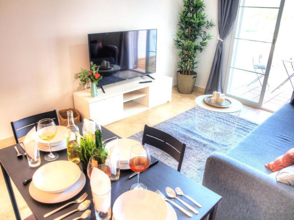 Precioso Apartamento Con Piscina Apartamento