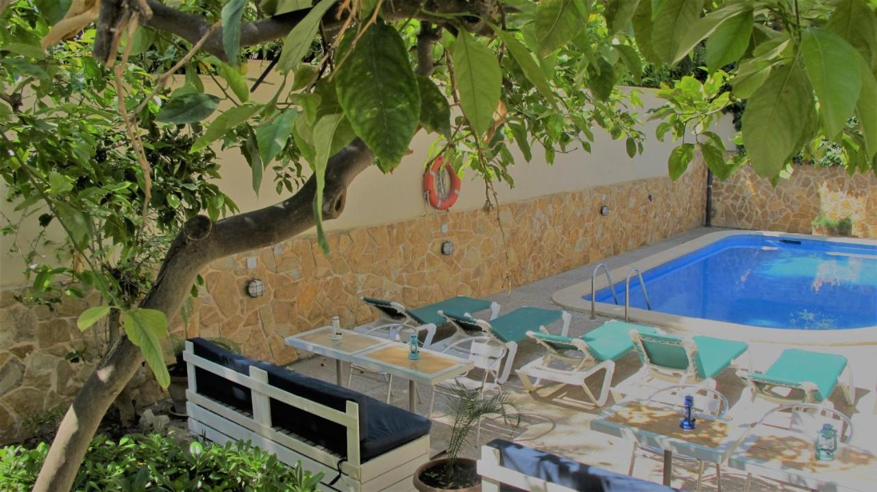 Bonany Hostal *