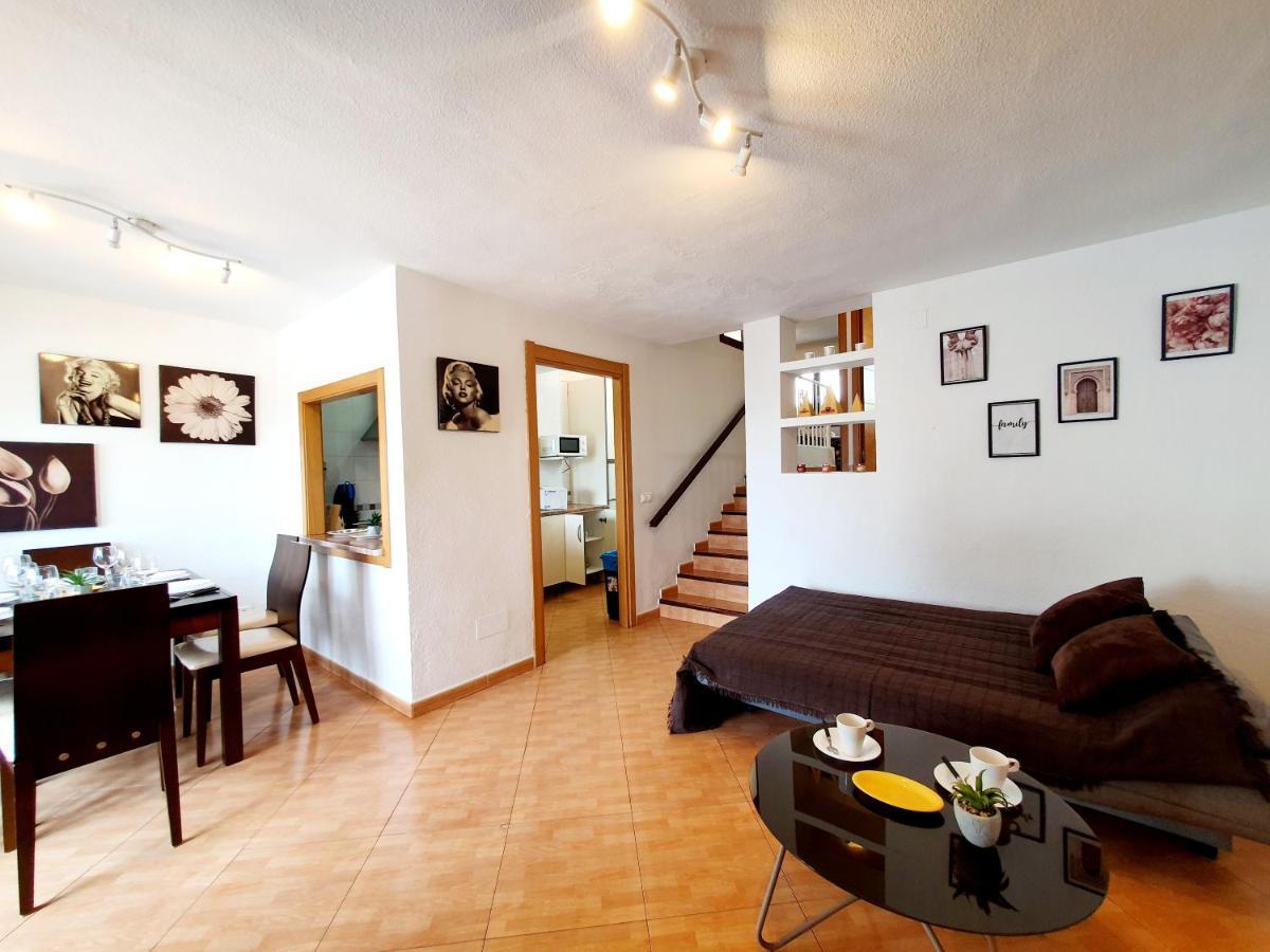 Casa De La Playa: *