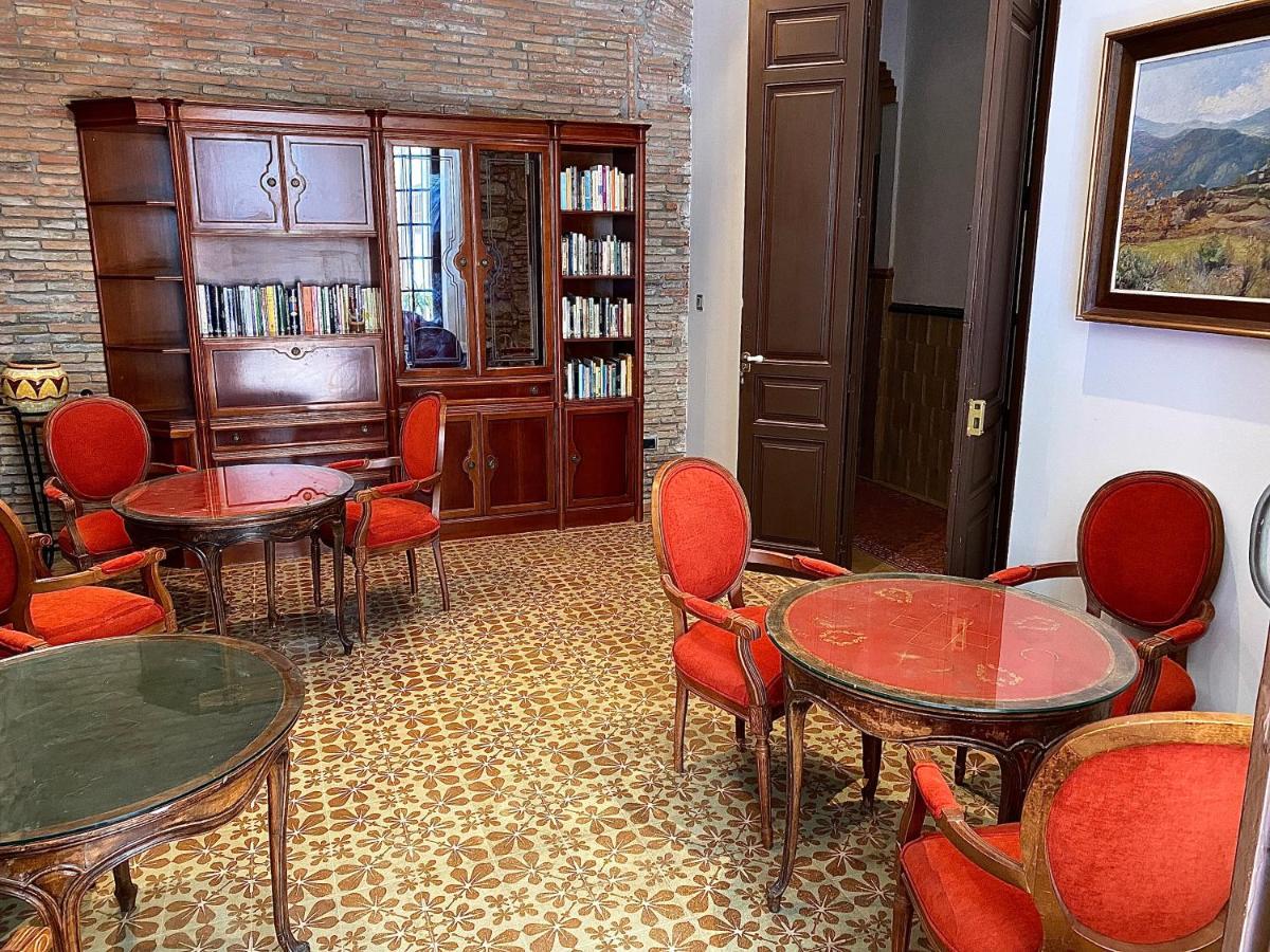 Ca N'arago, Edificio Modernista Del Arquitecto Rafael Maso Homestay