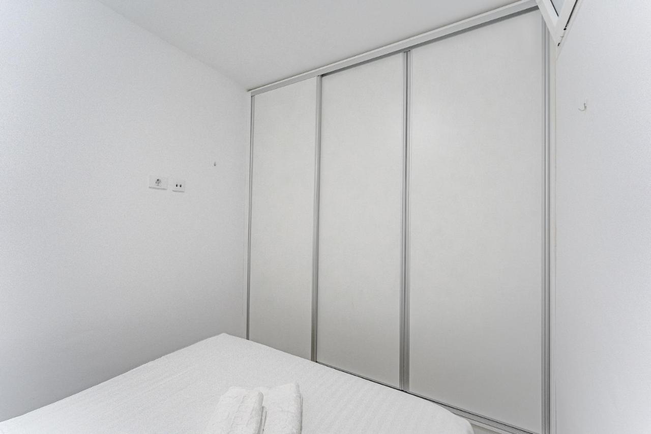 Apartment 303. Modern, Sunny Ifonche With Wifi