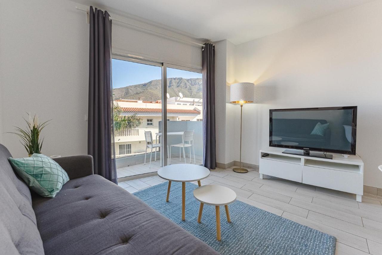 Apartment 303. Modern, Sunny Ifonche With Wifi