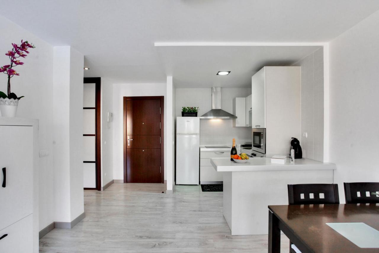Lovely Mocan, Pool, Fast Wi-fi, Padel Court Apartment *