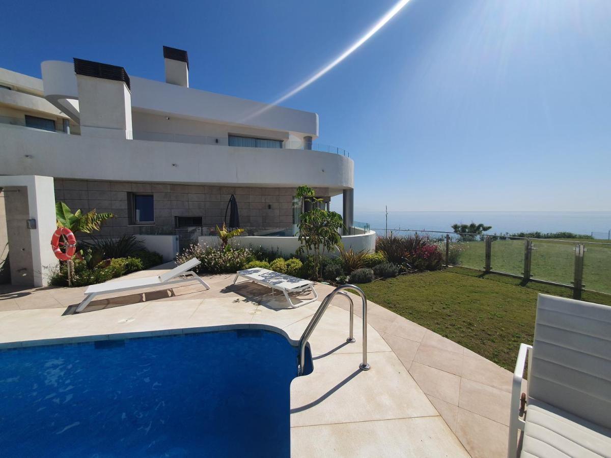 Luxury Beachfront With Pool, Sauna, Fitness And Gym In Province Malaga, Andalusia Apartment