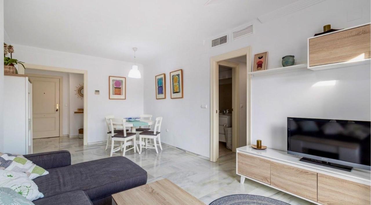 Pushe Playa Granada Beach&golf 7 Apartamento *