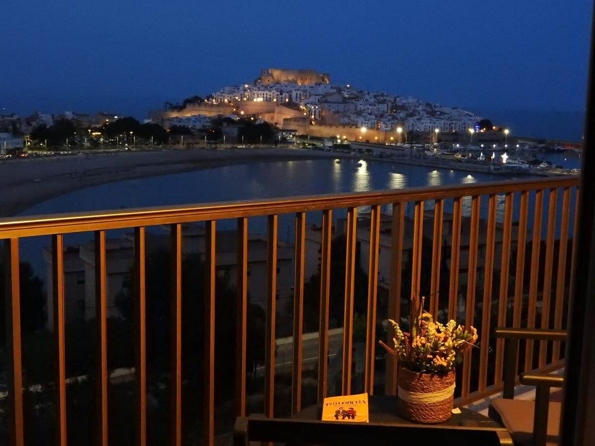 The Views, Vistas