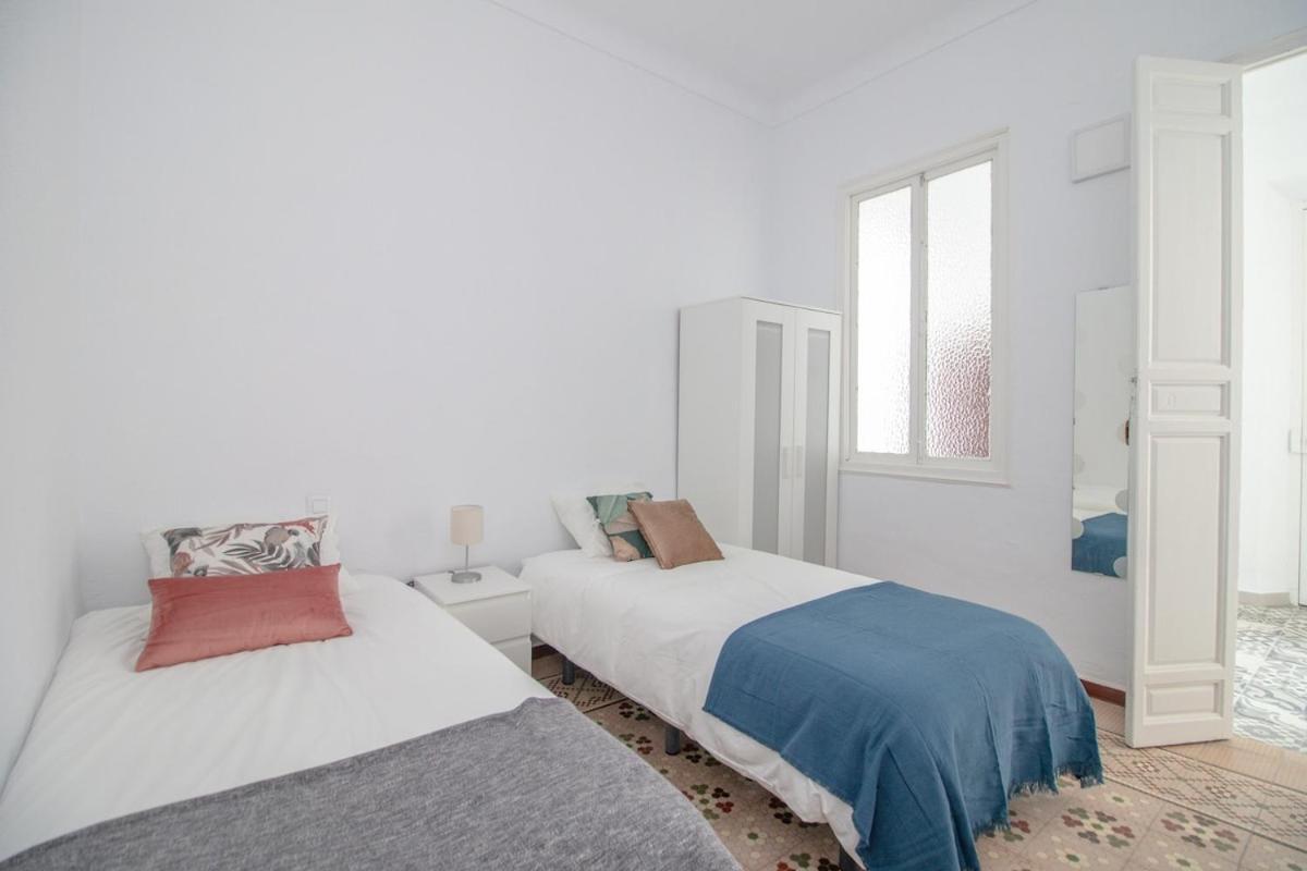 C11 - Cosy 7 Bedrooms In Plaza Merced Apartment Malaga