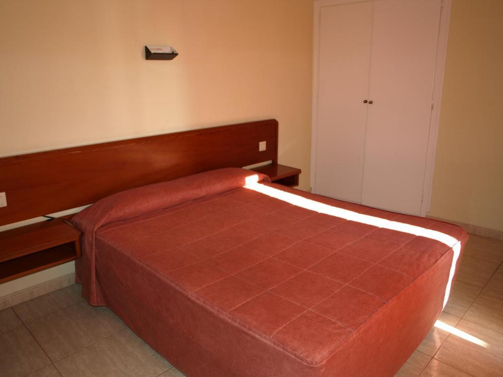 Madison Bahia Sitges