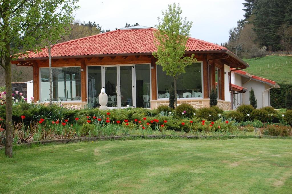 Hotel Amalurra Ecohotel & Retreat Center