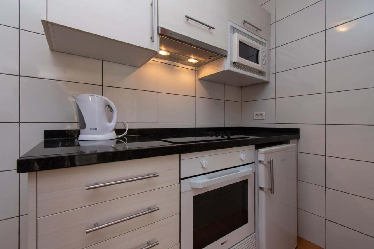 1 Bed Near The Pool Apartment