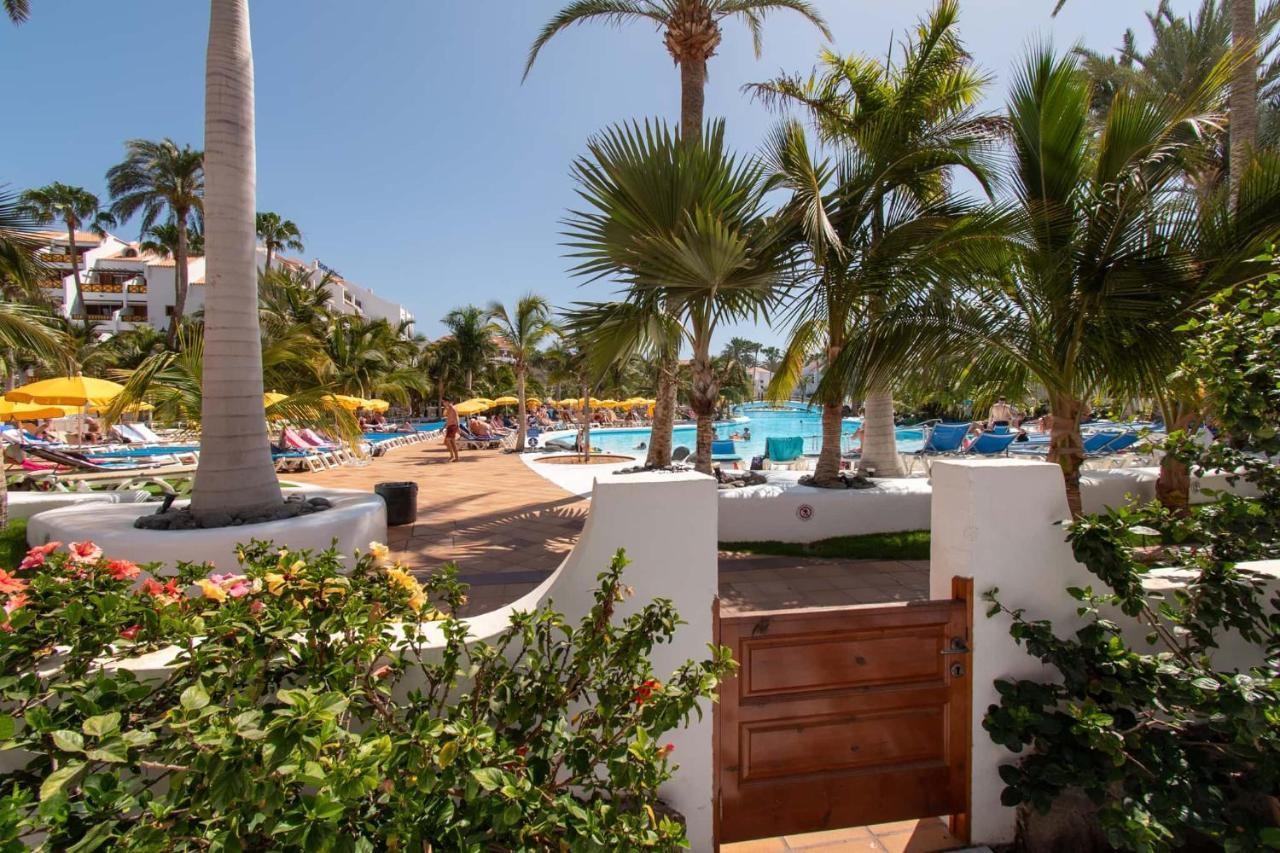 1 Bed Near The Pool Apartment