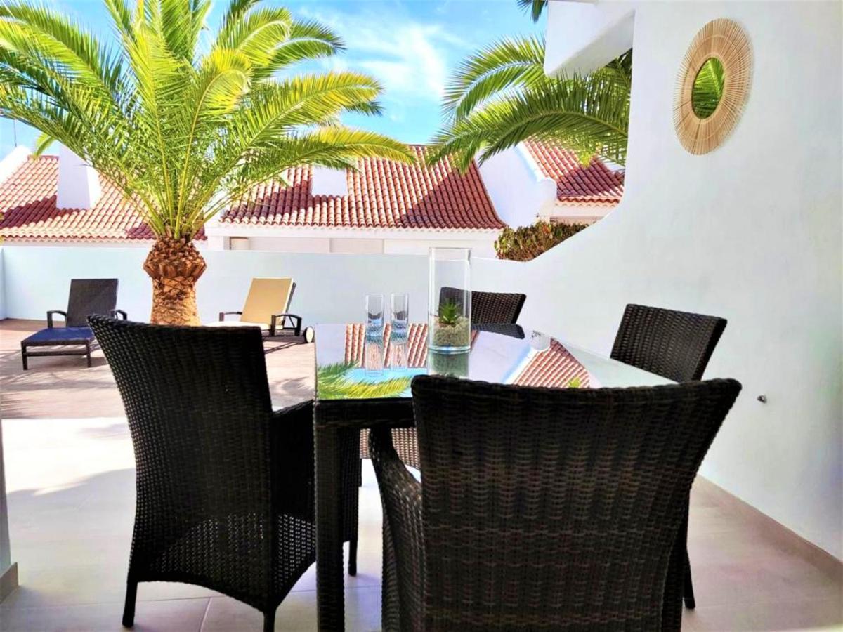 Gold Sand, Huge Terrace, Fast Wi-fi, Sat Tv Apartment
