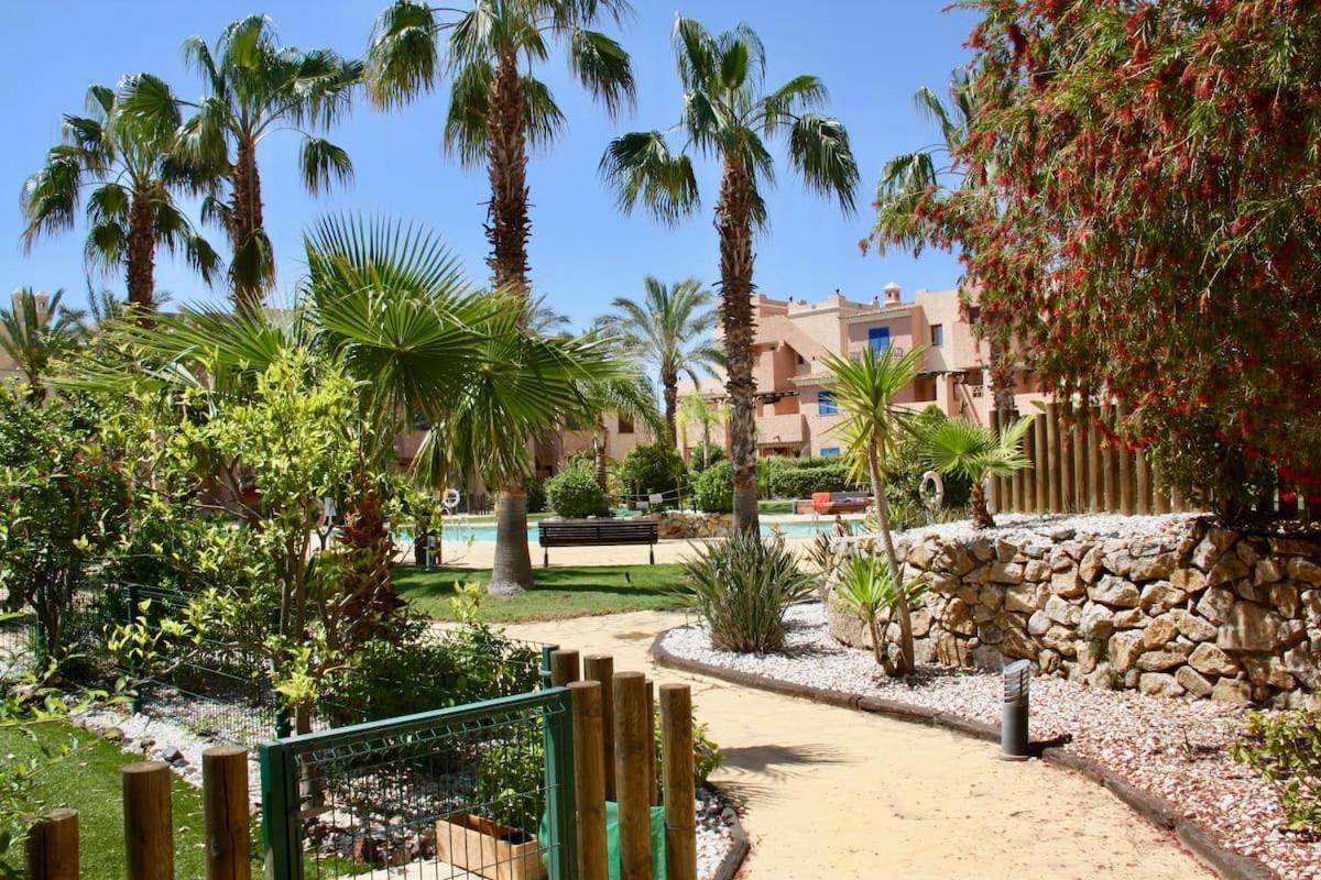 Apto. Urbanización Privada Con Piscina Vera Playa *
