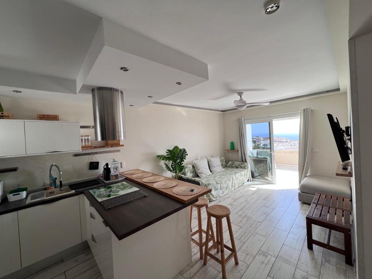 New Deluxe Stunned Seaview 2 Bed Costa Adeje (Tenerife)