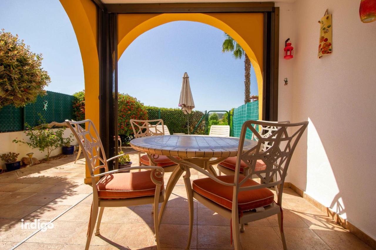 Сasa de vacaciones Ann001 Bright Two Bedroom Townhouse Ayamonte