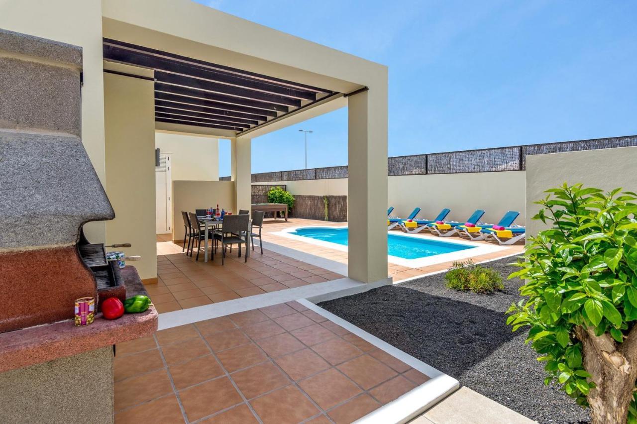 Villa Veraniego By *
