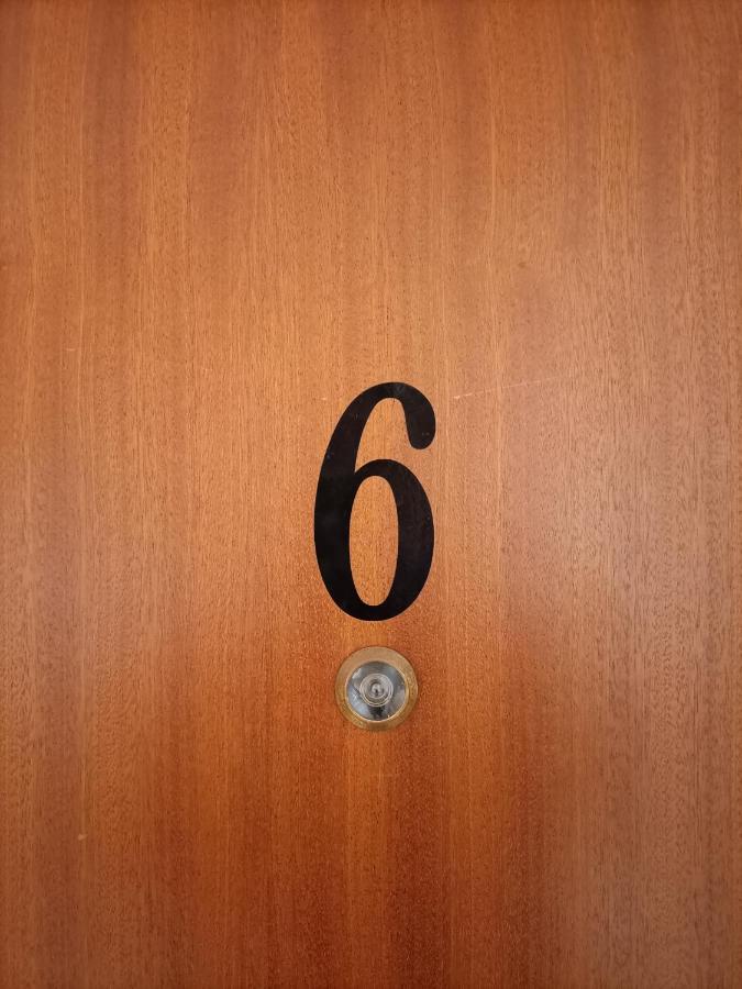 Puerta 6 Apartment *