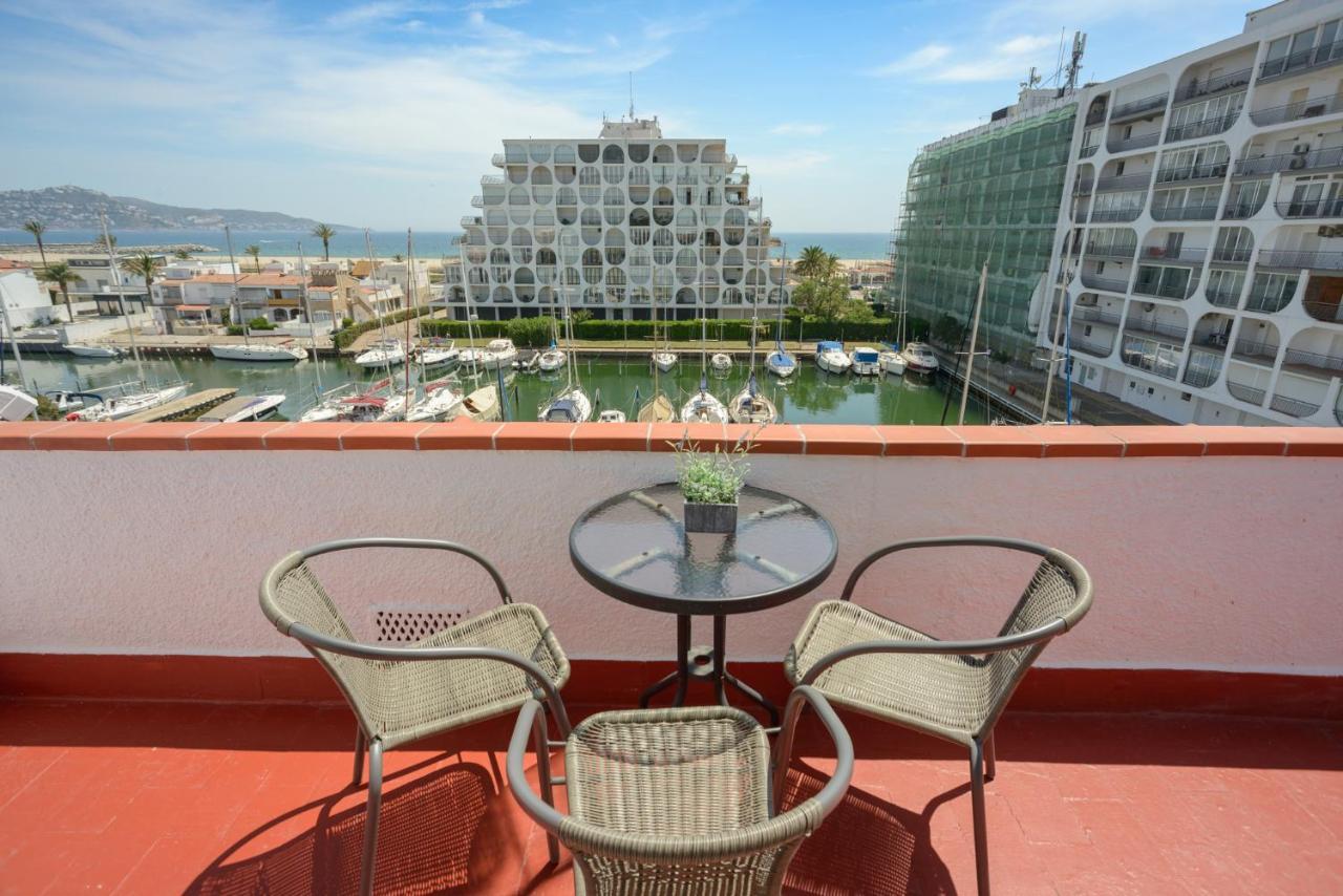 Port 27 Apartment *