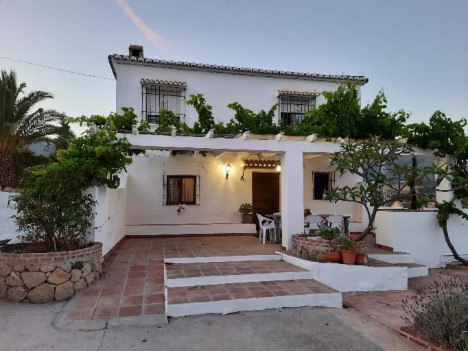 Valenzuela Country house *