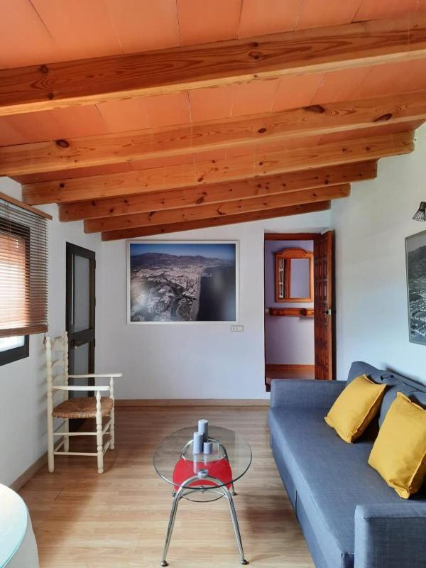 Valenzuela Country house