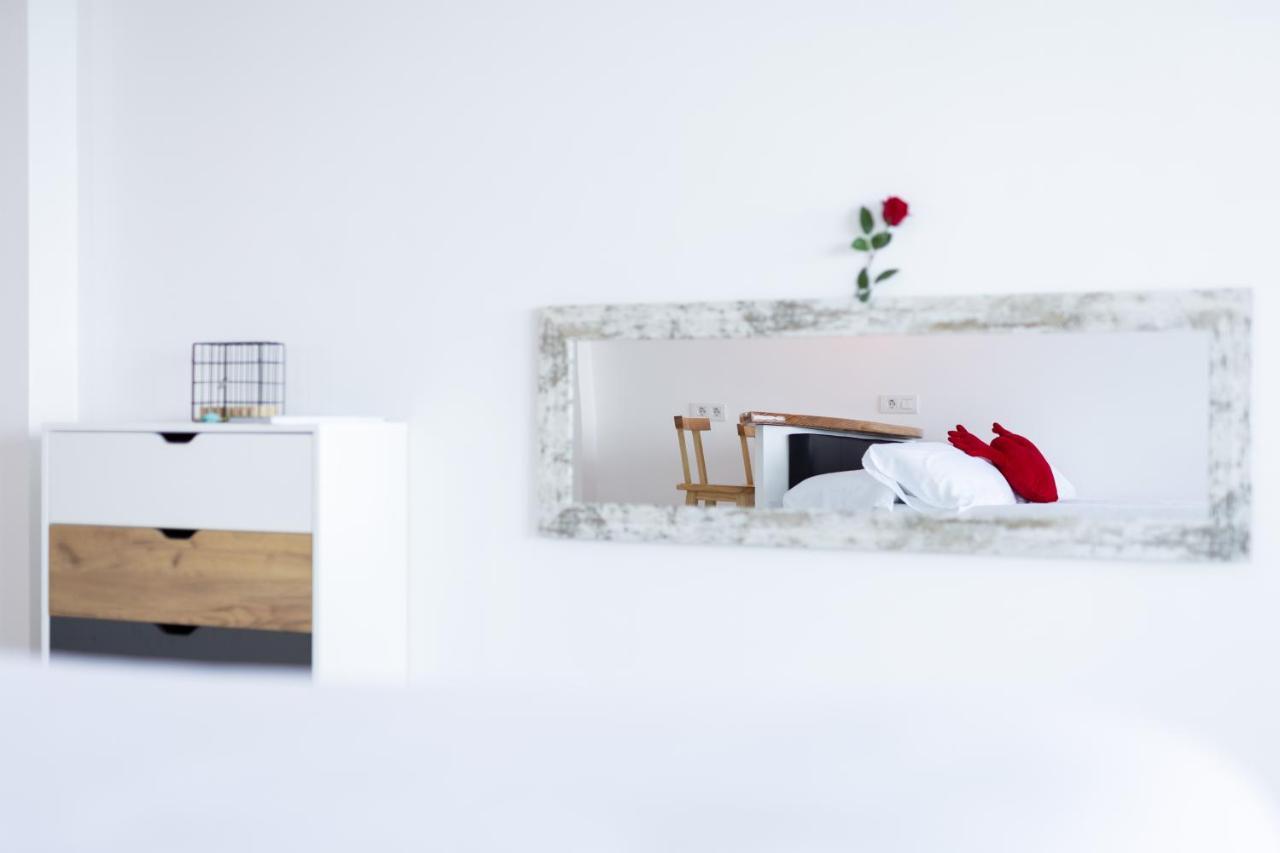 Apartment Home2book The Romantic Skyline Of
