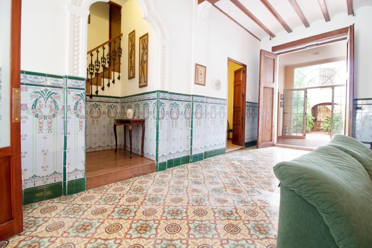 Global Properties, Bonita En