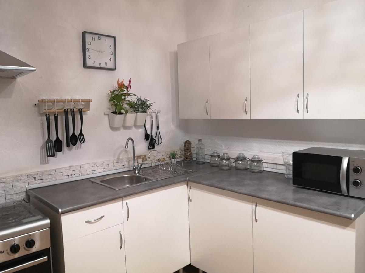 Acogedor Con Excelente Ubicación. Apartamento *