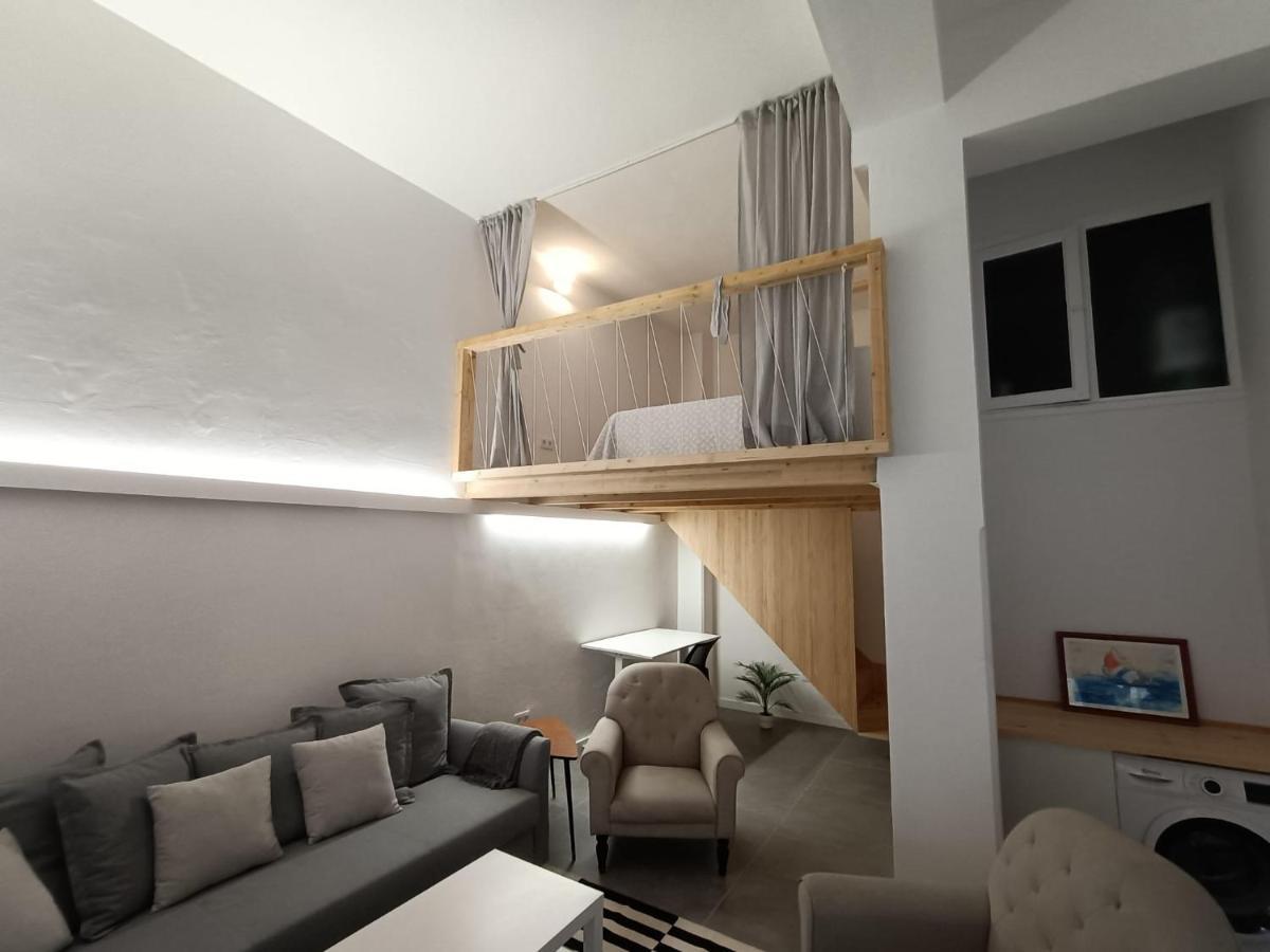 New & Modern Studio Loft 2