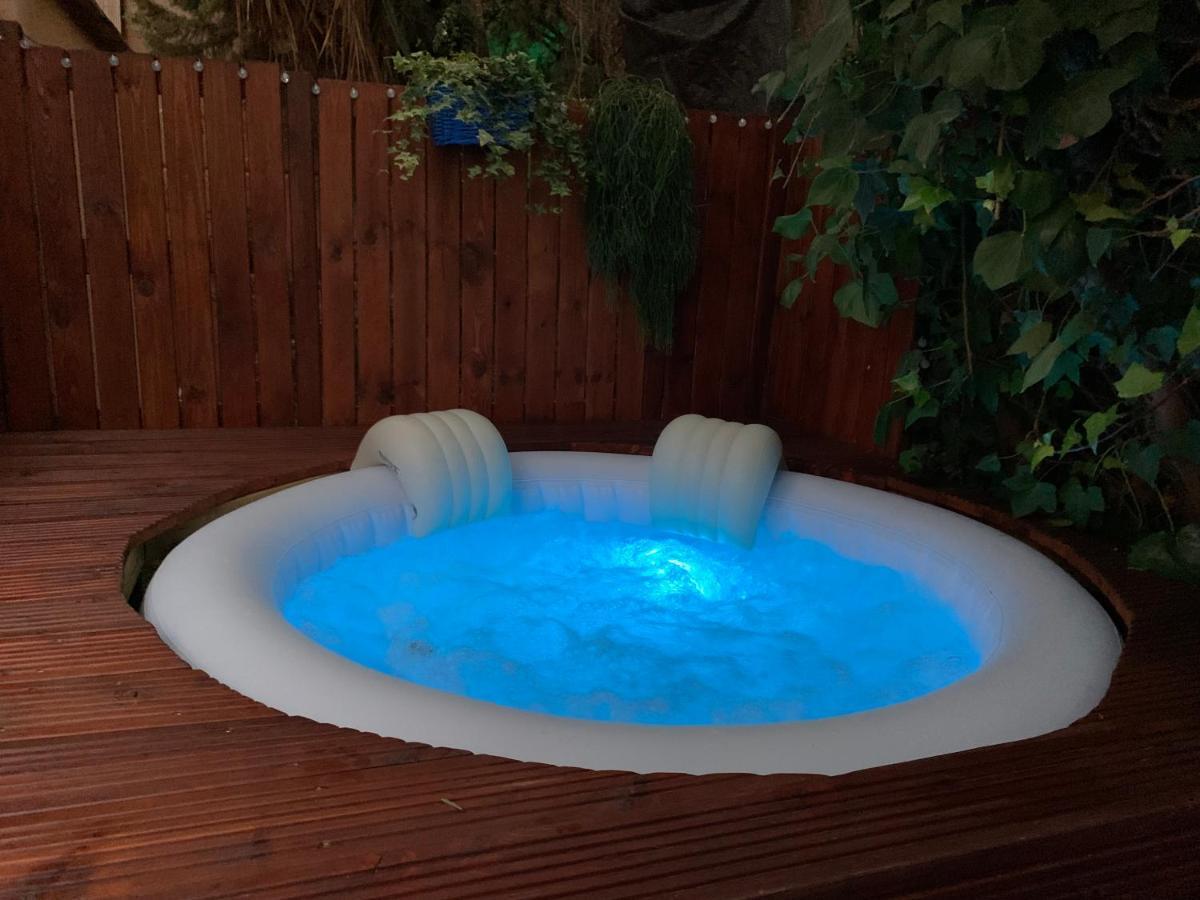 Con Jacuzzi Y Terraza Con Opcion A Piscina Privada