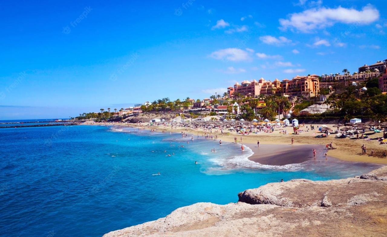 Paddle & Tennis Courts And Swimming Pool Cristianos Arona (Tenerife)