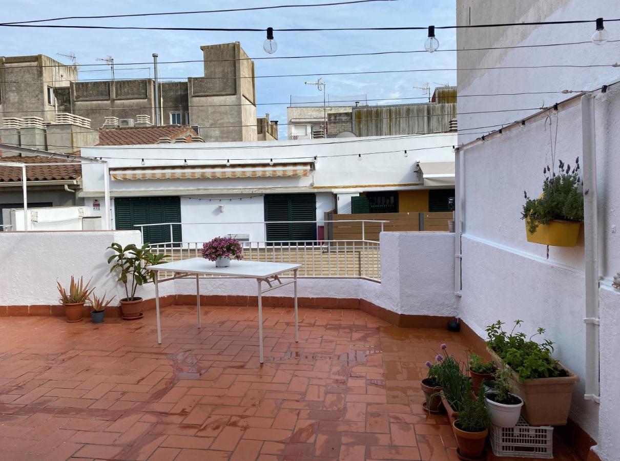 Old Town: 2 Blocks/2 Min Walk To The