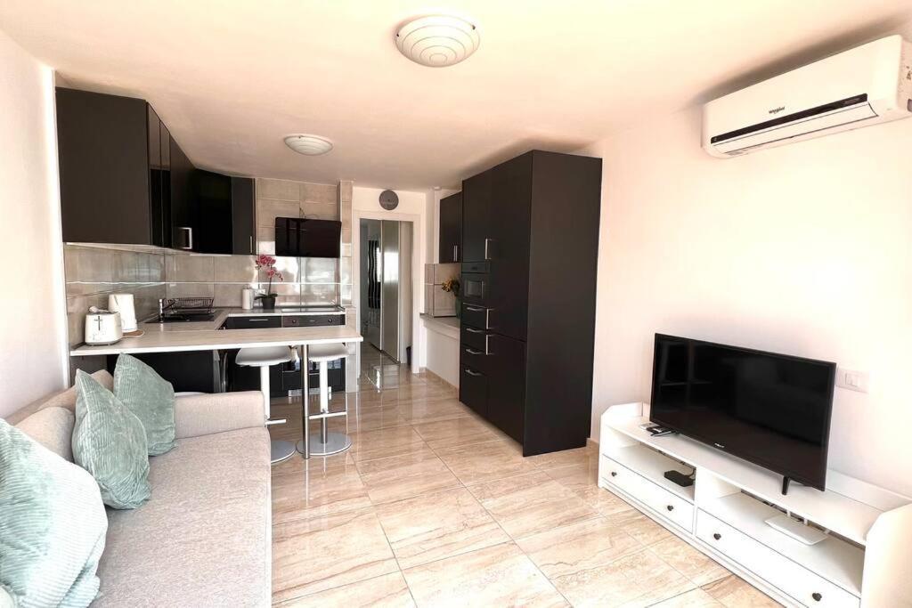 Casa Teddy - And Modern One Bedroom Tias