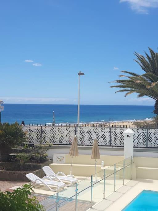 Lovers From In Sunny Gran Canaria Playa del Ingles (Gran Canaria)