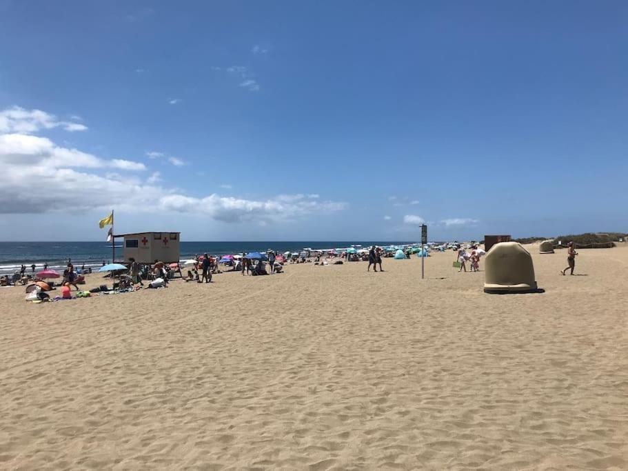 Lovers From In Sunny Gran Canaria Playa del Ingles (Gran Canaria)