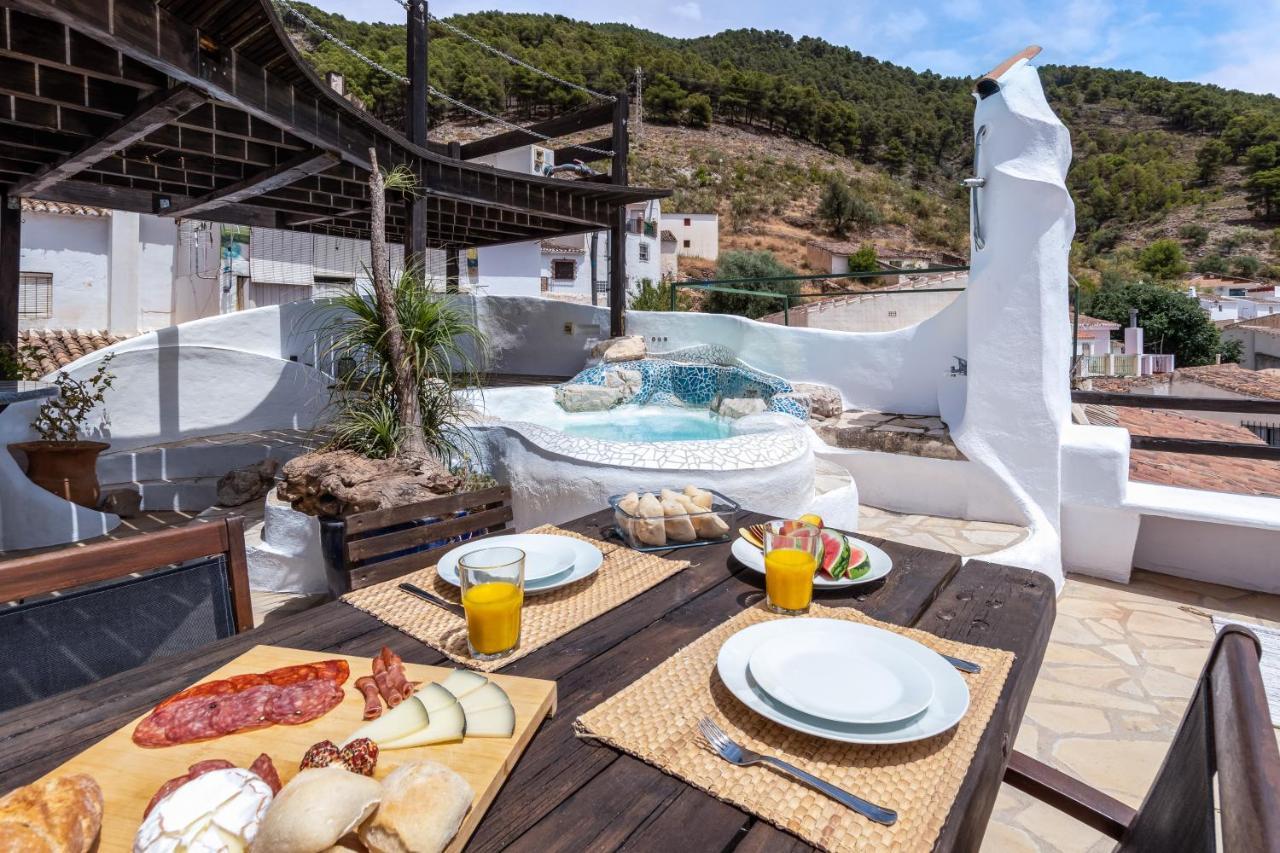 Town House With Roof Terrace And Plunge Pool Holiday home Alcaucin