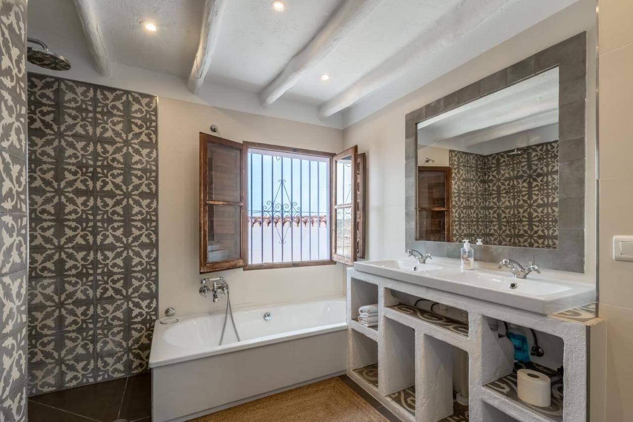Town House With Roof Terrace And Plunge Pool Holiday home