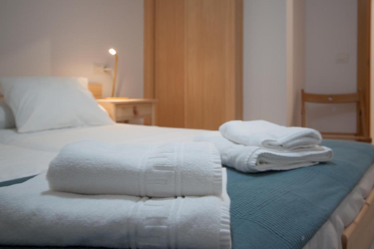 Apartment Esguil, Con Piscina, A 3 Km De La Playa Vut-2995-as