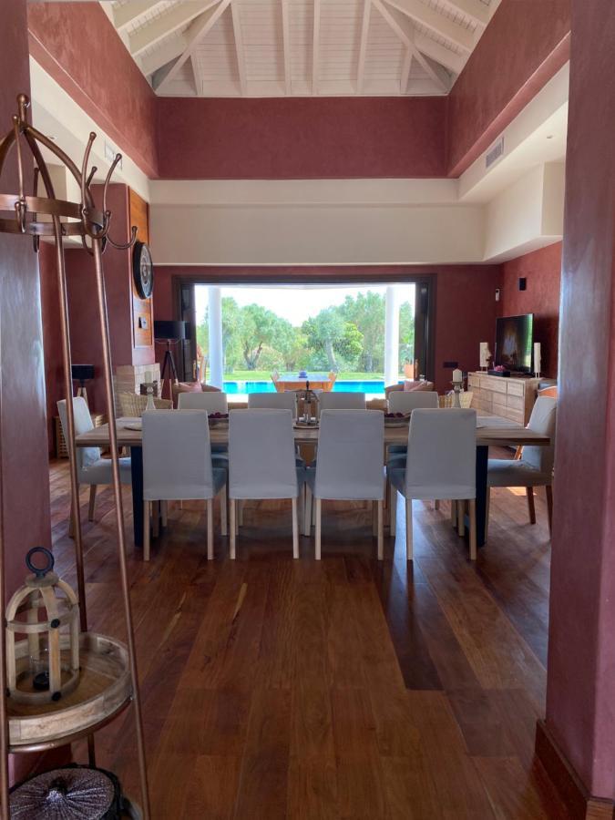 Lara Benalup - Casas Viejas