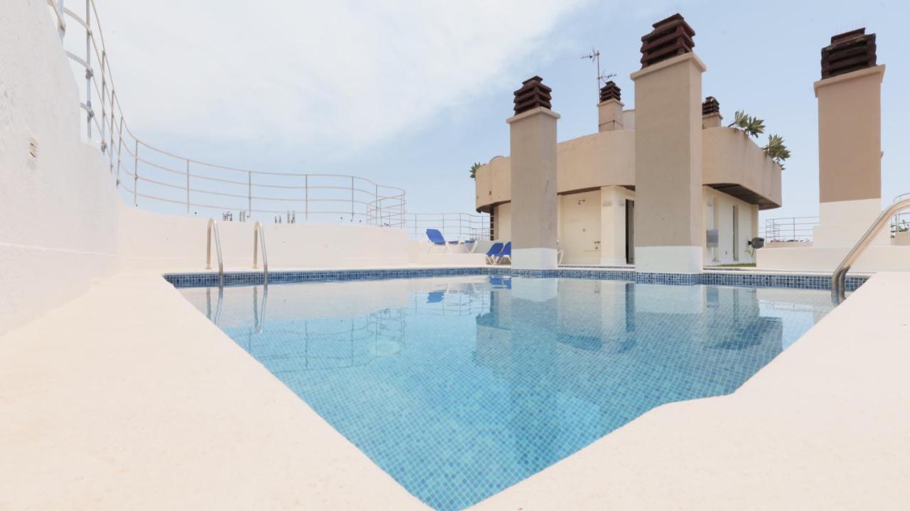 El árbol - Rooftop Pool - Puerto Deportivo Apartamento *