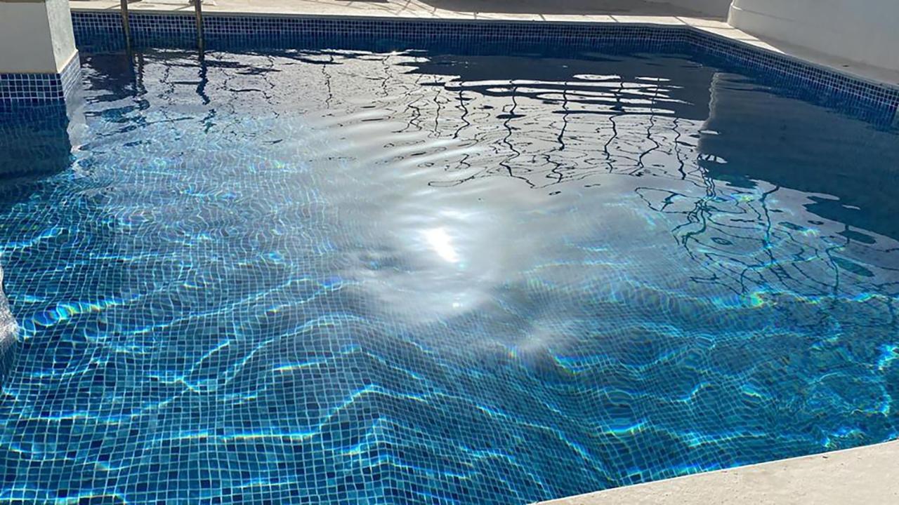 El árbol - Rooftop Pool - Puerto Deportivo Apartamento
