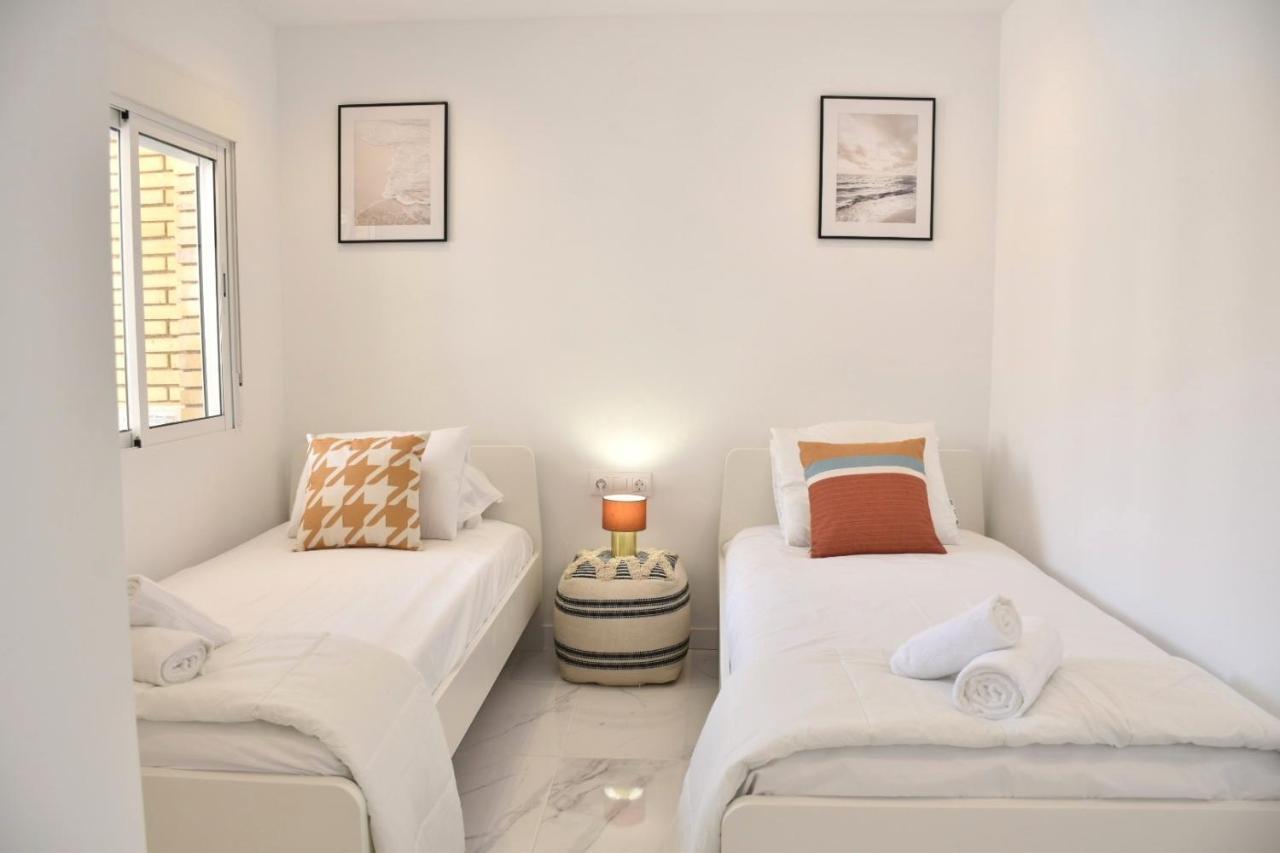 Myflats Deluxe Seafront Apartment