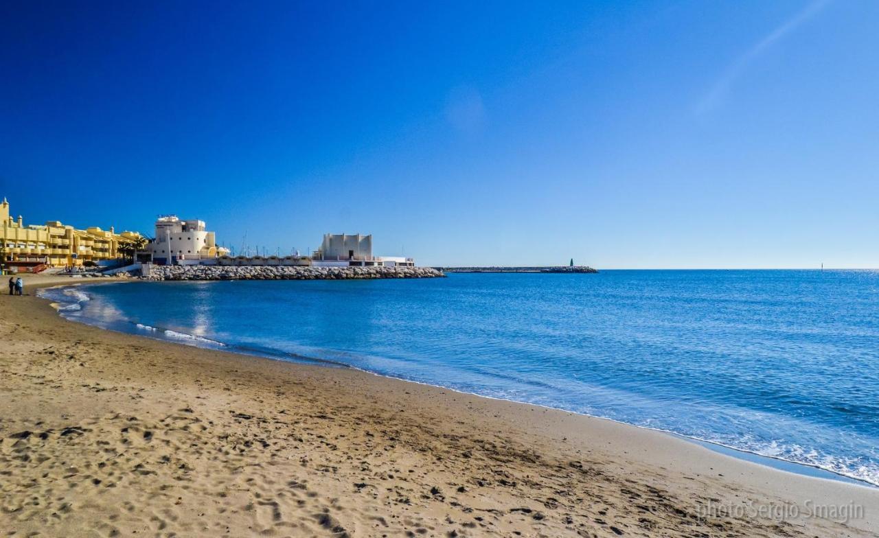 801 Estudio En Minerva Apartamentos. Vista Al Mar Y Montaña. Piscina Y Playa. Excelente Wifi. * Benalmádena