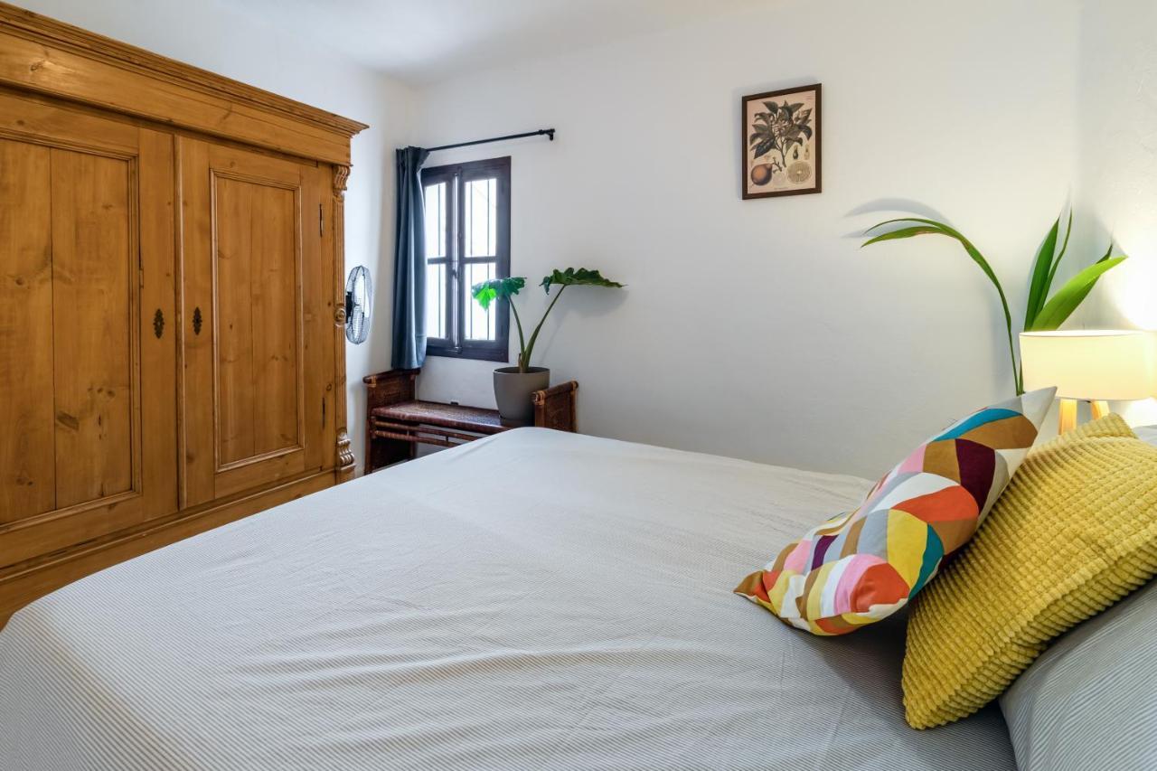 Town House With Roof Terrace And Plunge Pool *