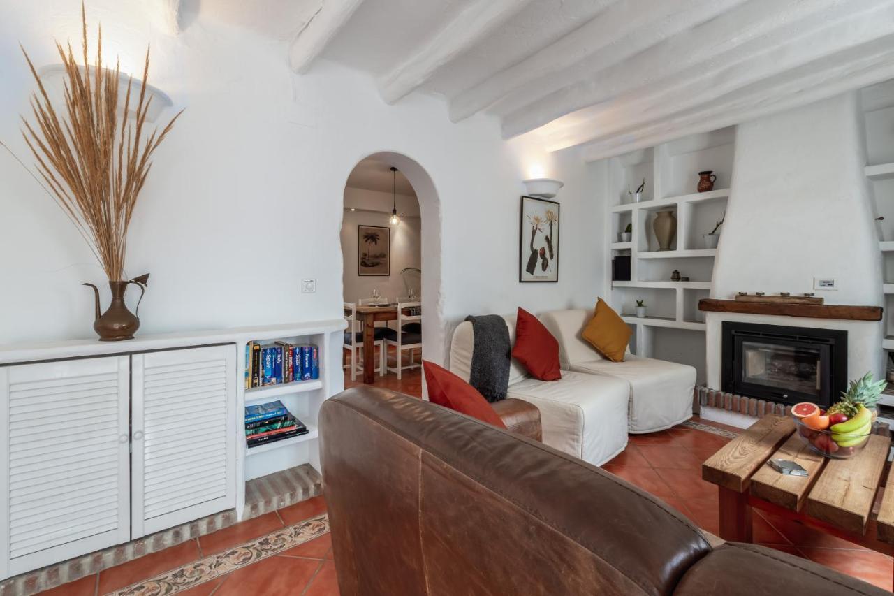 Town House With Roof Terrace And Plunge Pool *