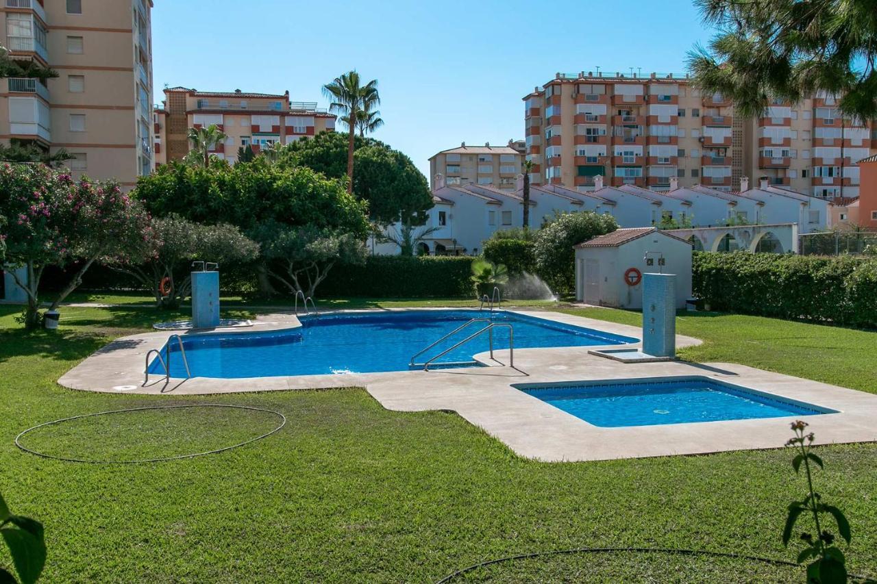 Apartamento Apartamento Buganvillas Primera Linea De Playa Málaga