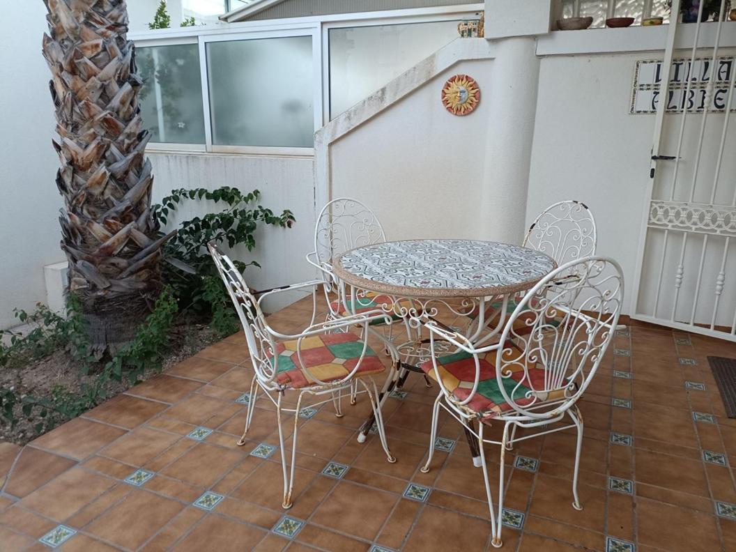 Maison Entiere Avec Piscine, Wifi, Grand Solarium Et Terrain Arbore