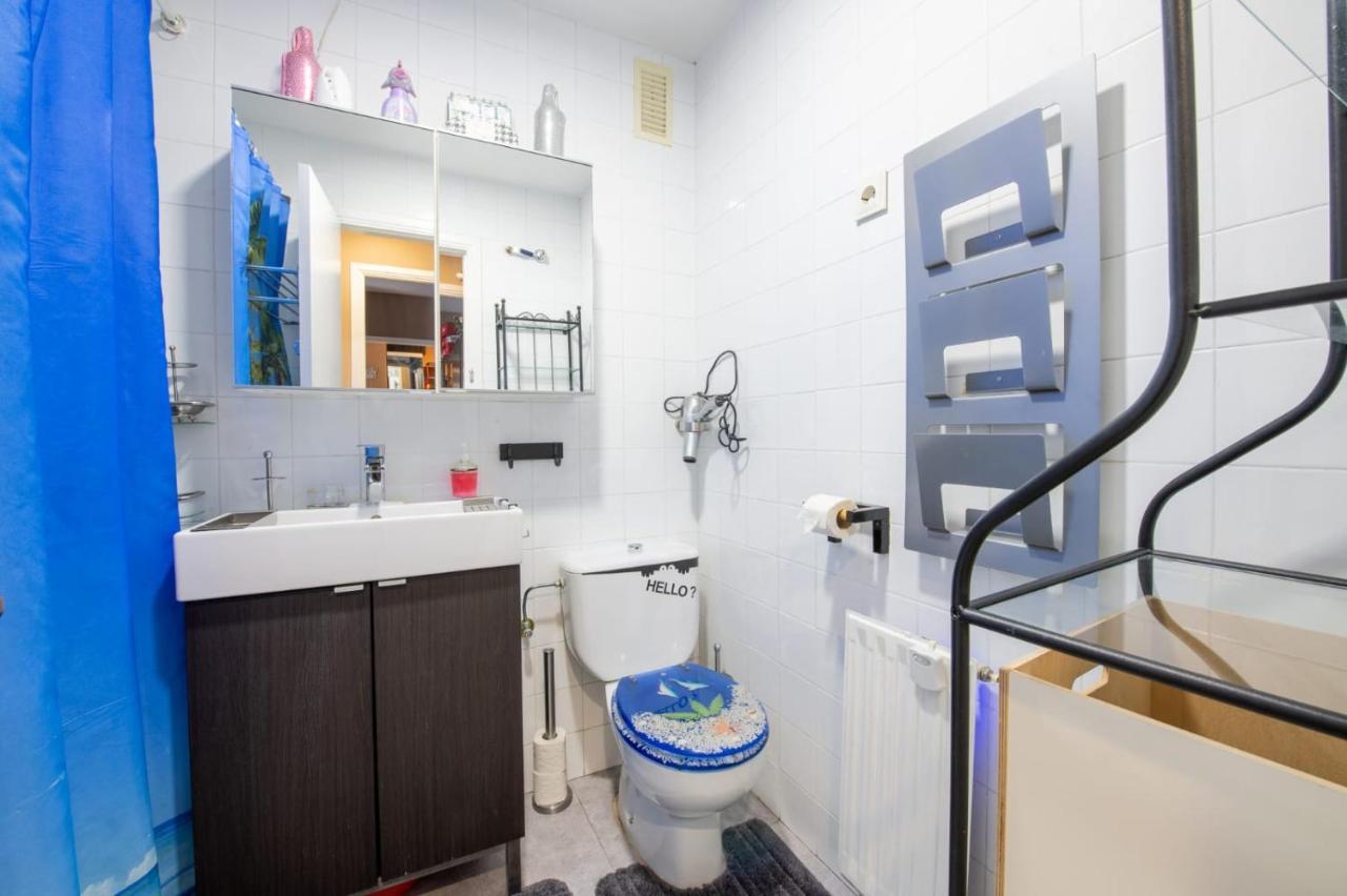 Bec, Parking, 1 Wc Y 1 Aseo, Ascensor Y 5 Camas Barakaldo