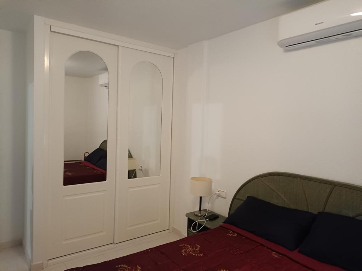 Maison Entiere Avec Piscine, Wifi, Grand Solarium Et Terrain Arbore Holiday home